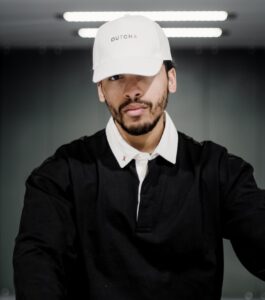 male dutchx employee