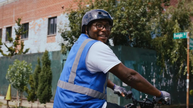 Amazon | 3 ways Amazon packages are delivered in densely populated areas like New York City